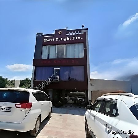 Hotel Delight Deluxe Pipra Dewās Екстериор снимка