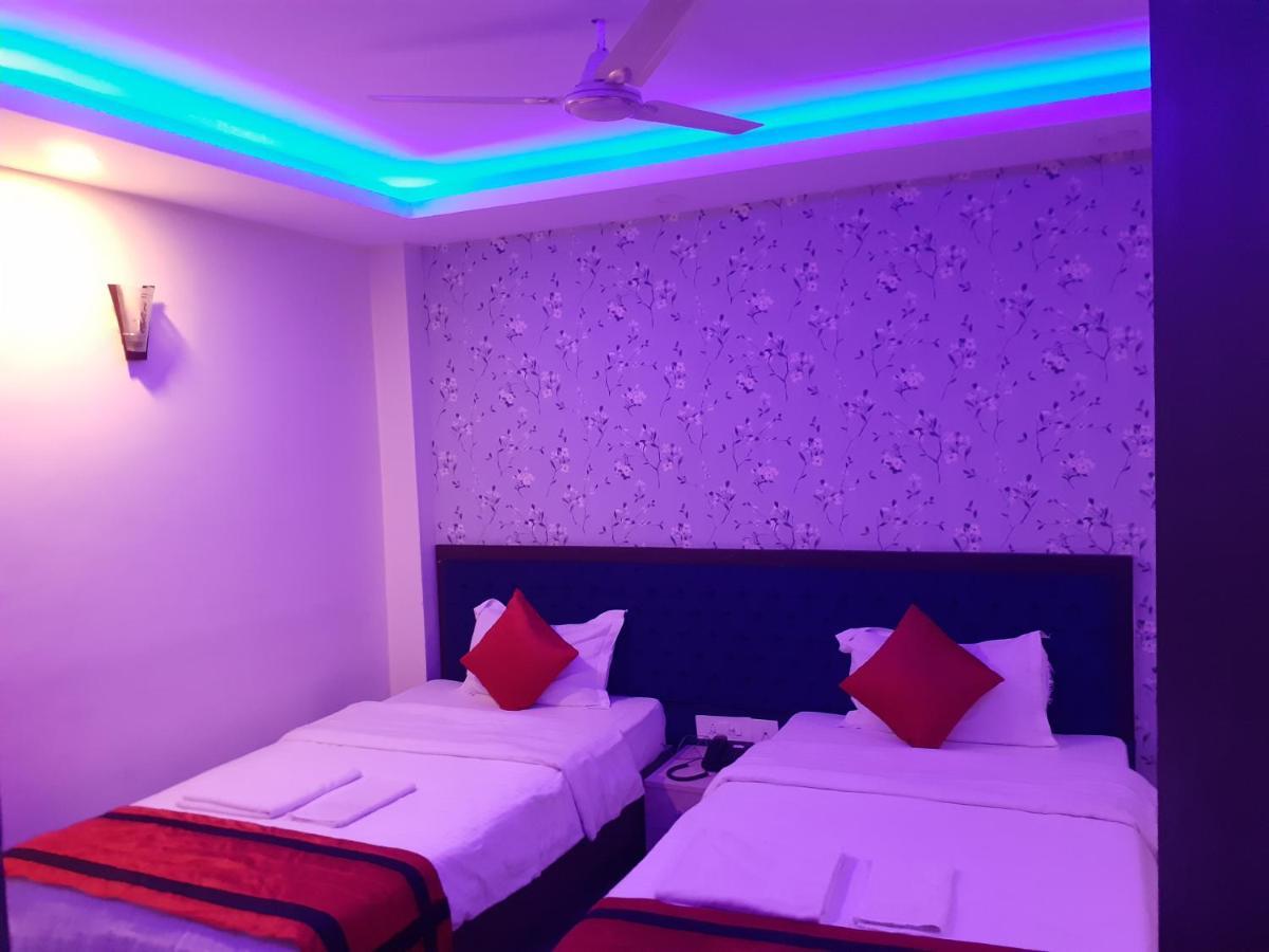 Hotel Delight Deluxe Pipra Dewās Екстериор снимка