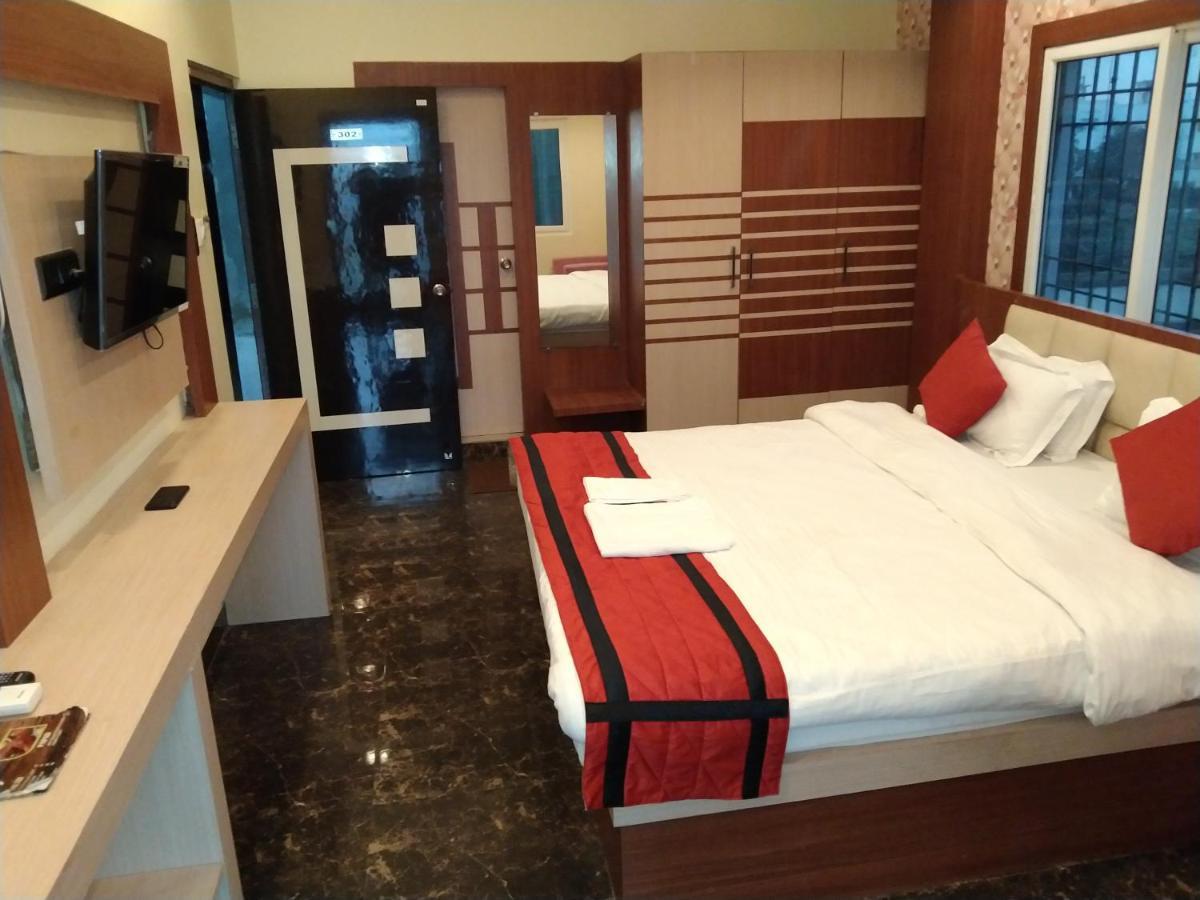 Hotel Delight Deluxe Pipra Dewās Екстериор снимка